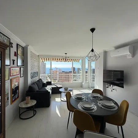 El De Cristian 4 * בנידורם